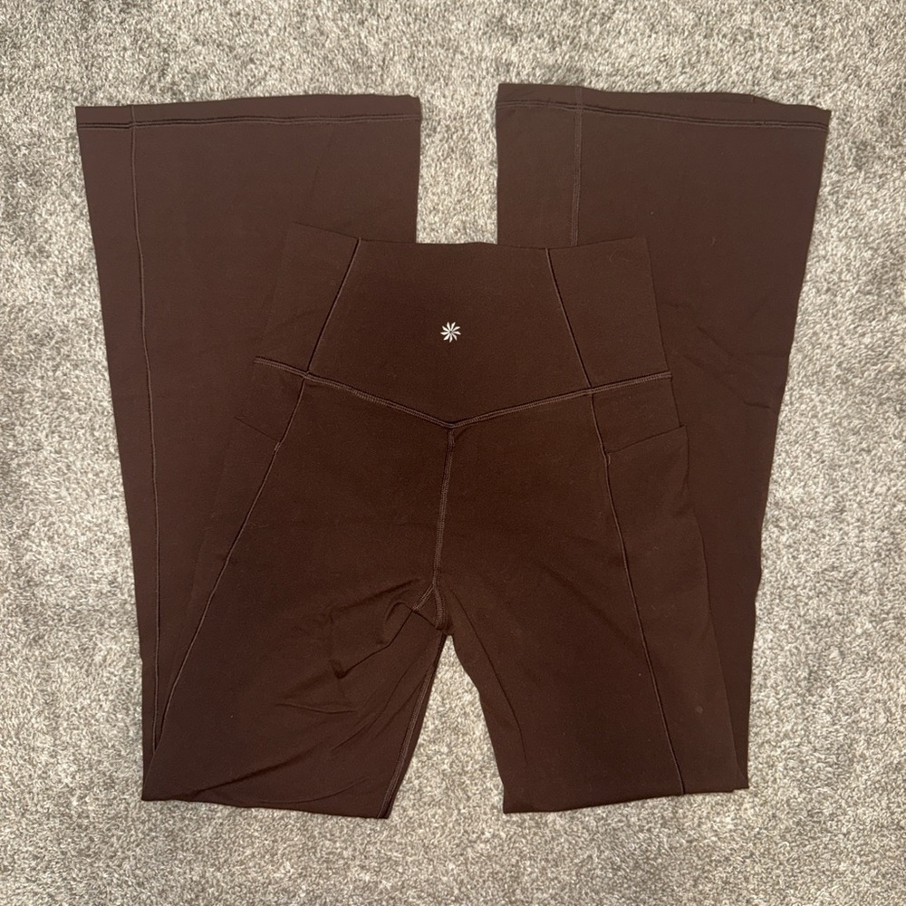 Athleta salutation stash flare pant